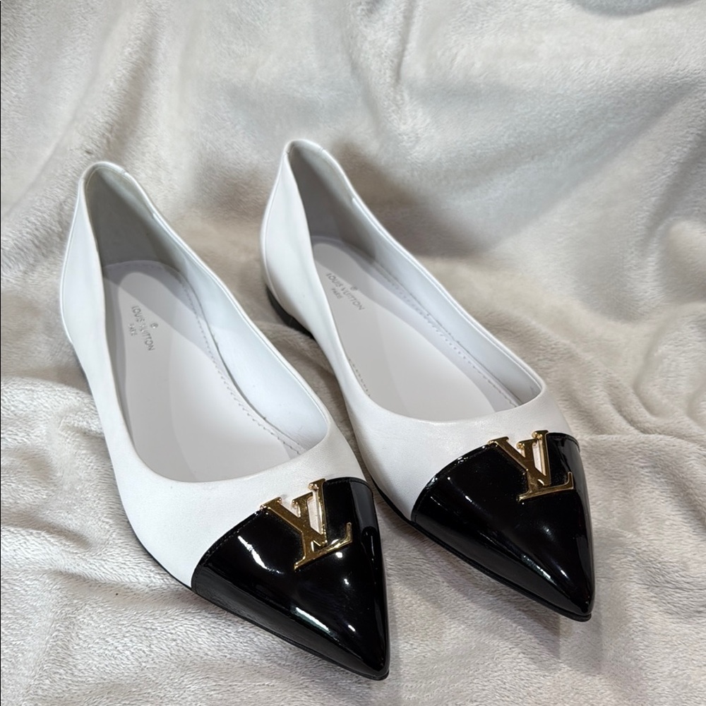 Louis Vuitton EUC White and Black Pointed Toe Flats with Gold Accent